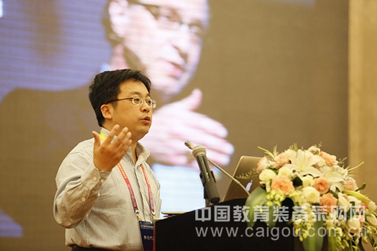 2015年中国高校图书馆发展论坛于武汉隆重开幕 2015年中国高校图书馆发展论坛于武汉隆重开幕